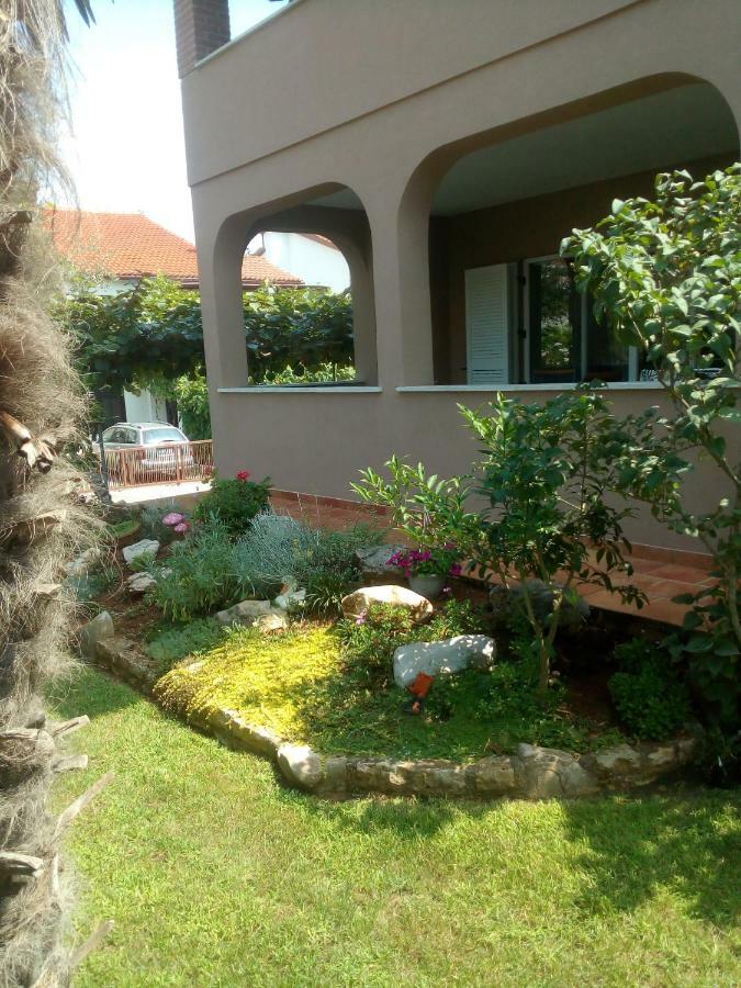 Apartments Sven-Marino Poreč Exterior foto